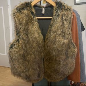 Anthropologie| RAGA Faux Fur Vest